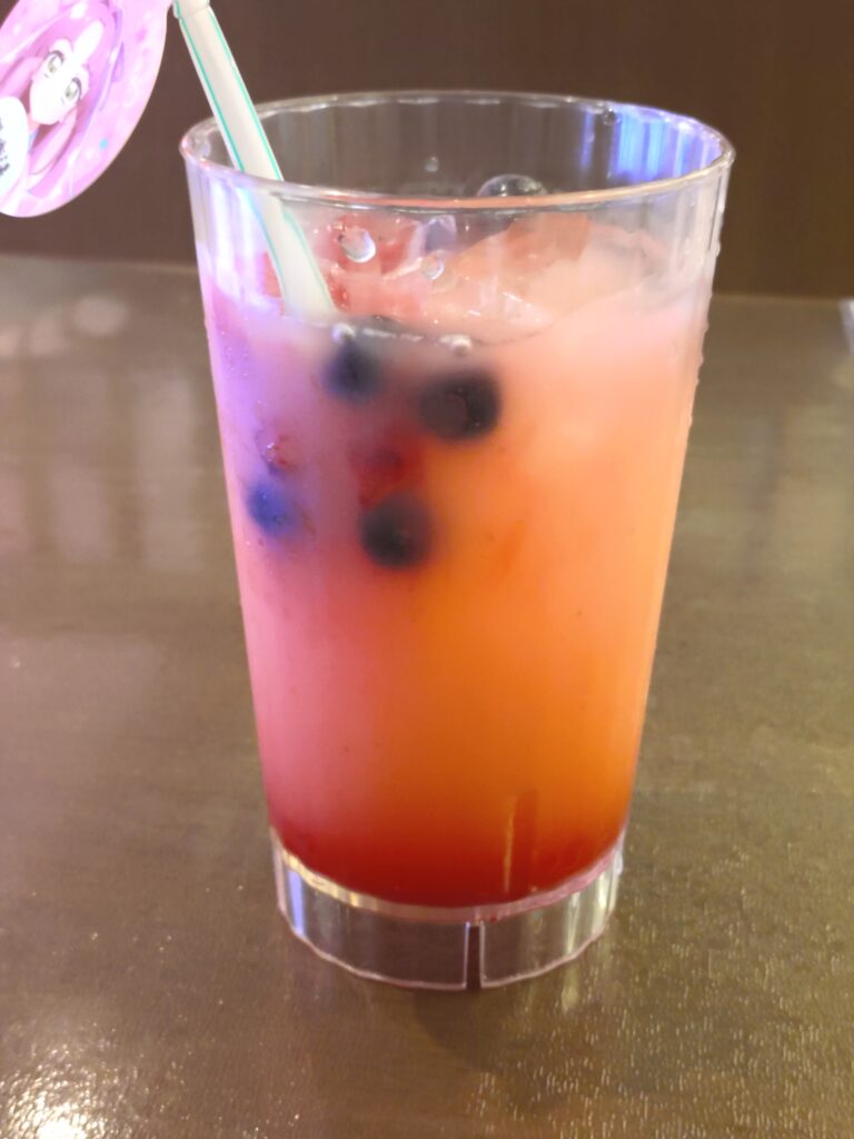 みくるのピンキーウォーター 混ぜる前の真横からの様子